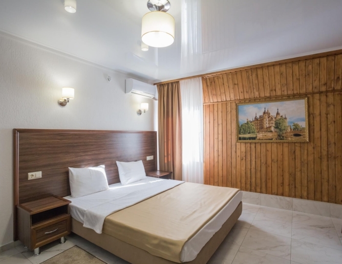 Номер стандарт улучшенный с 1 двуспальной кроватью - Гостиница Samson / Самсон Сухум