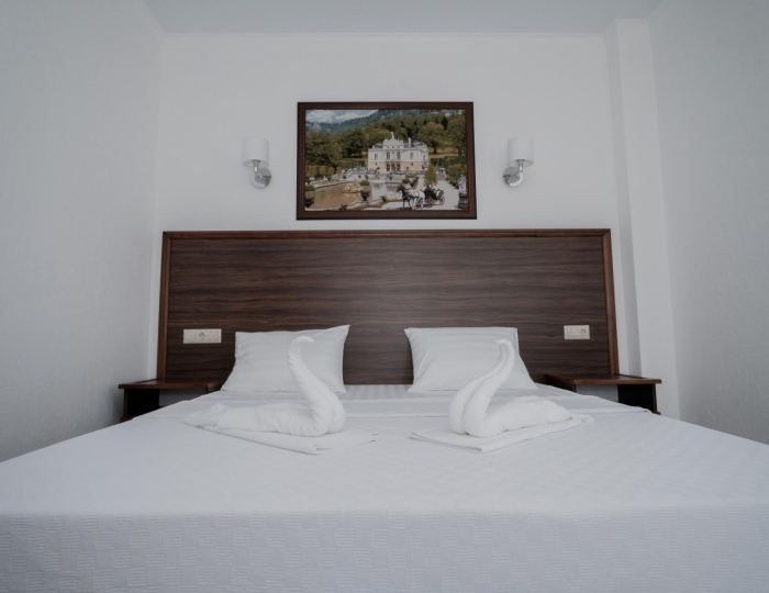 Номер комфорт улучшенный с 1 двуспальной кроватью - Гостиница Samson / Самсон Сухум