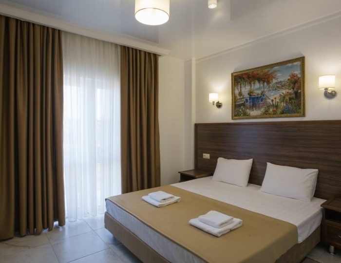 Номер комфорт улучшенный с 1 двуспальной кроватью - Гостиница Samson / Самсон Сухум