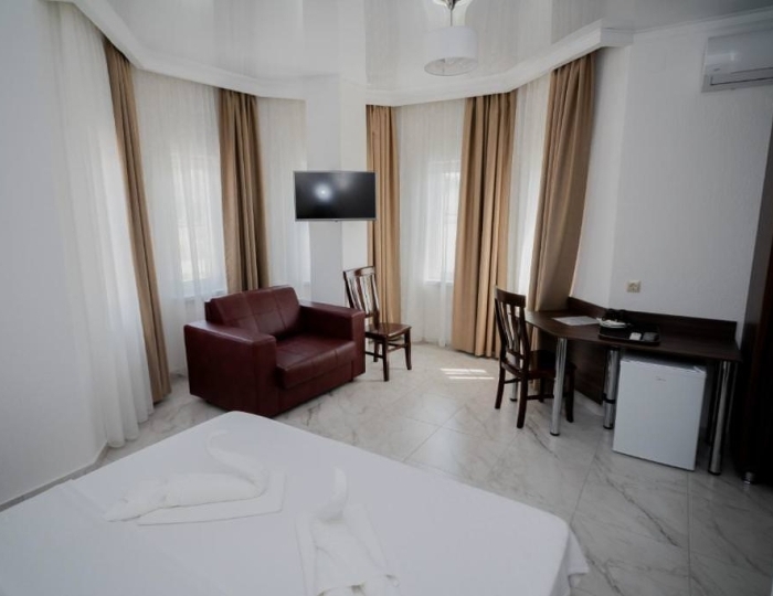 Номер делюкс с 1 двуспальной кроватью - Гостиница Samson / Самсон Сухум